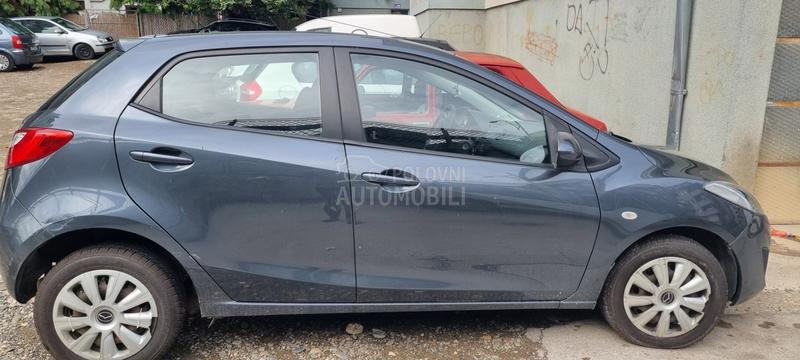 Mazda 2 