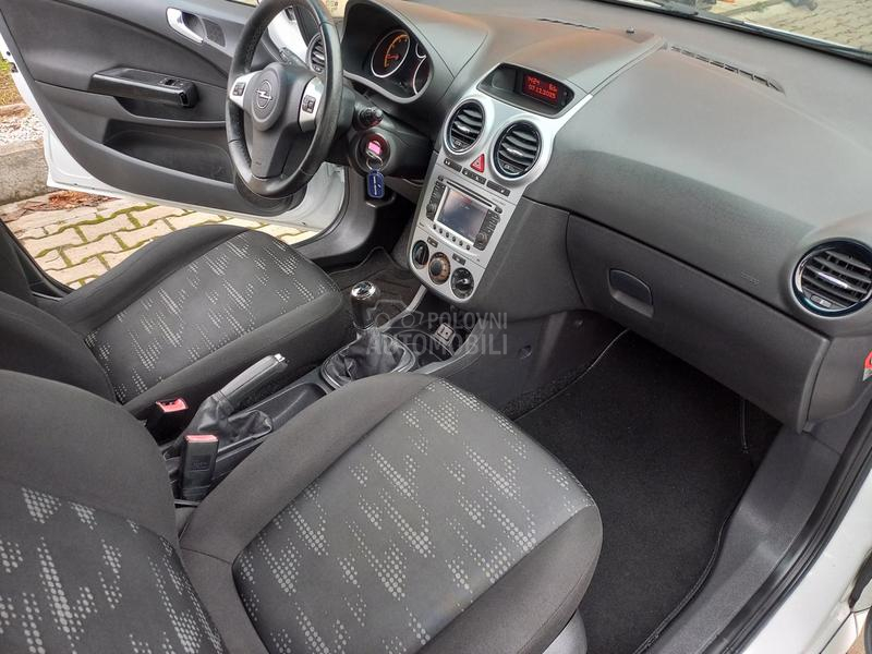Opel Corsa D 1.4 CH RESTYLING
