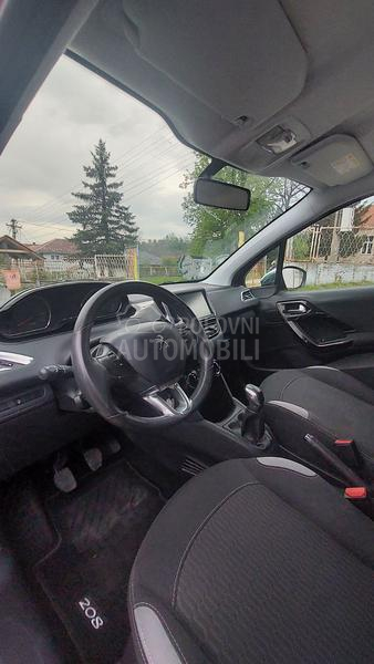 Peugeot 208 1.2