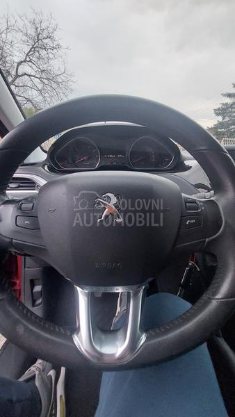 Peugeot 208 1.2