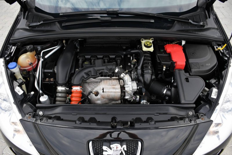 Peugeot 308 CC 1.6 / SPORT / CH