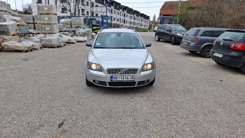 Volvo V50 