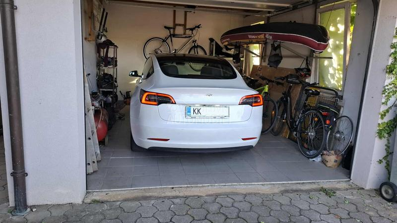 Tesla Model 3 Tesla Model 3 LFP