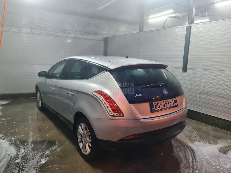 Lancia Delta platino