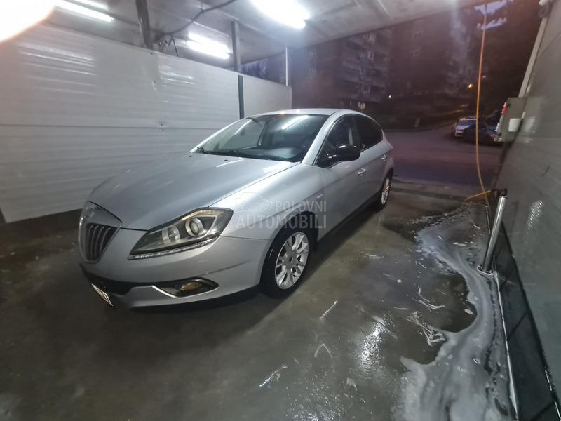 Lancia Delta platino