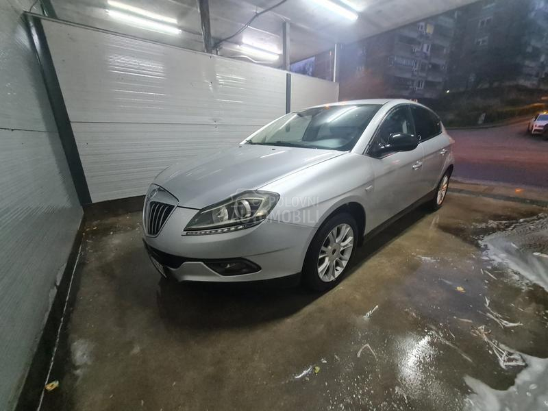 Lancia Delta platino