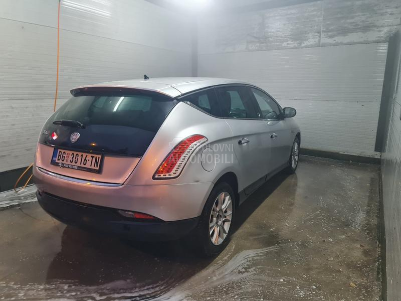 Lancia Delta platino