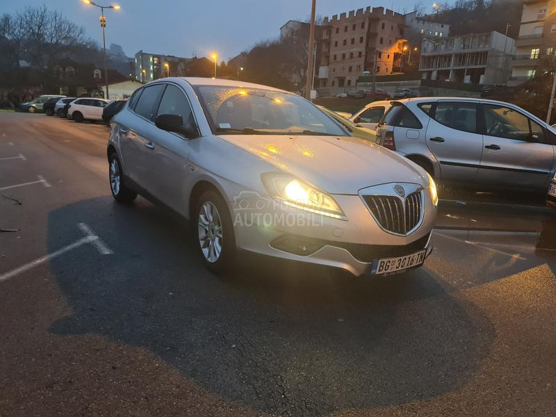 Lancia Delta platino