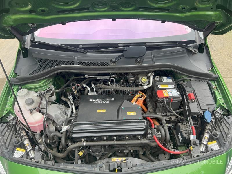 Mercedes Benz B 250 E LEKRTO