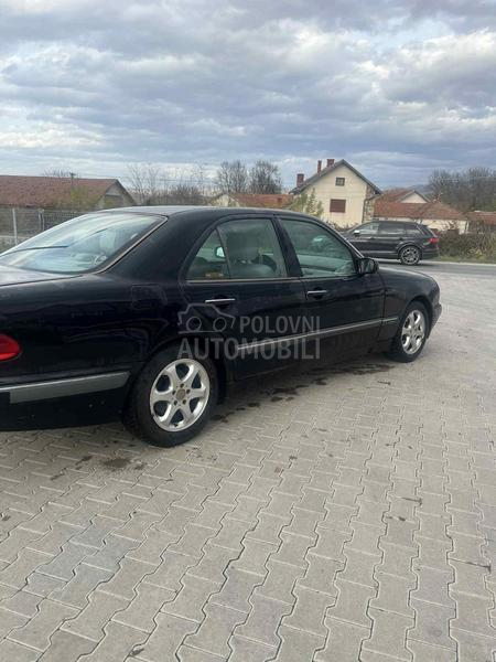 Mercedes Benz E 270 w210