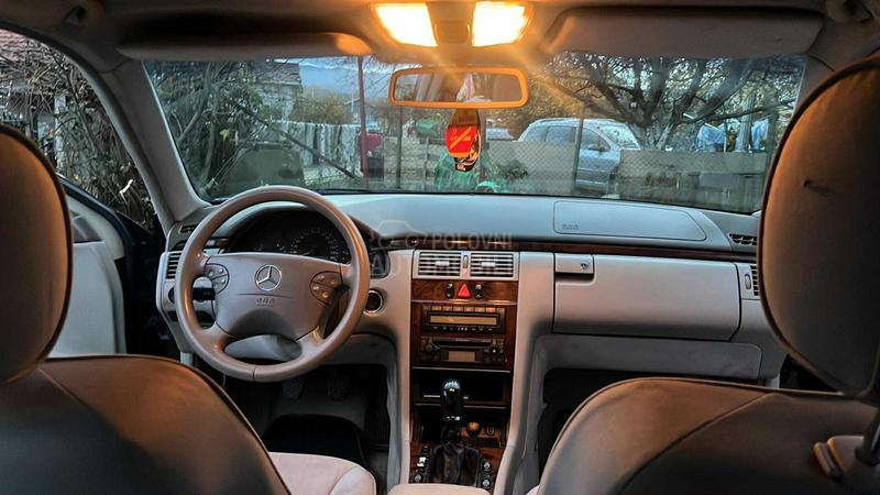 Mercedes Benz E 270 w210