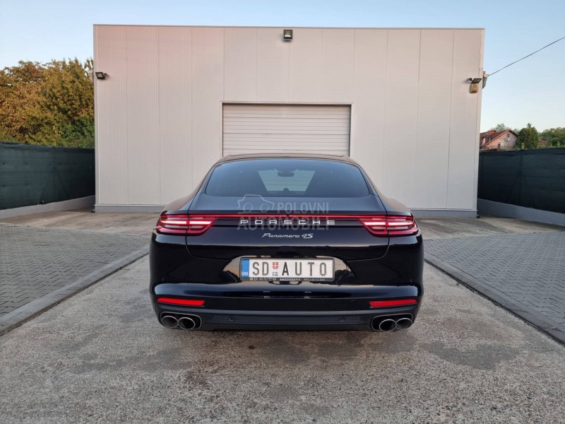 Porsche Panamera 4S