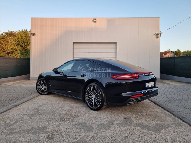 Porsche Panamera 4S