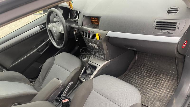 Opel Astra H 