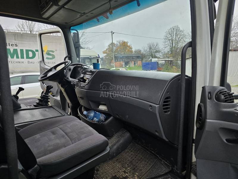 Mercedes Benz 818 5.20