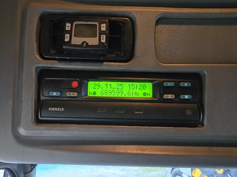 Mercedes Benz 818 5.20