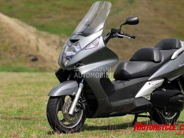 Honda silver wing 600 delovi