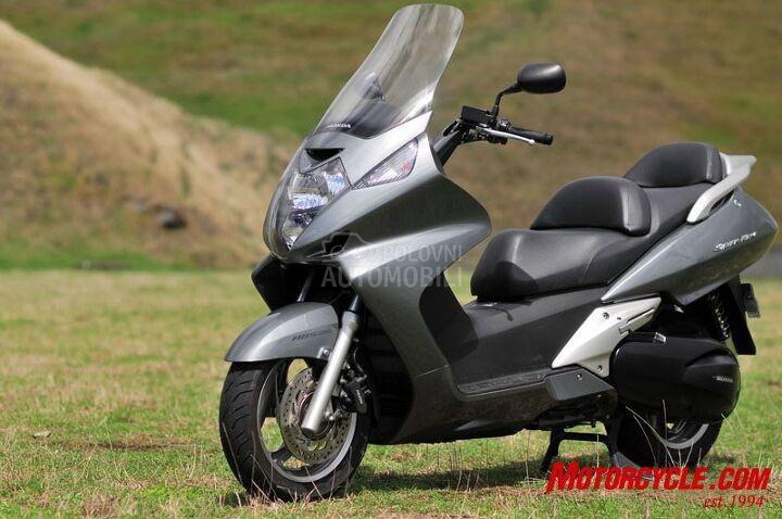 Honda silver wing 600 delovi