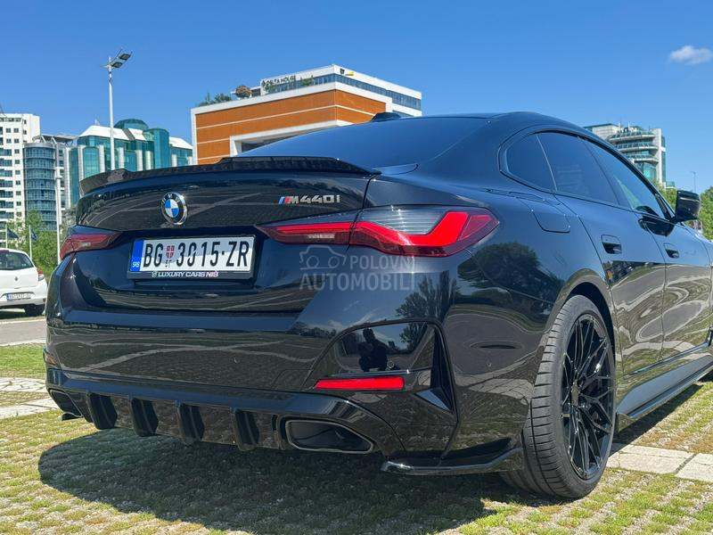 BMW M440i 