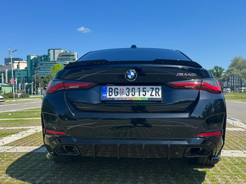 BMW M440i 