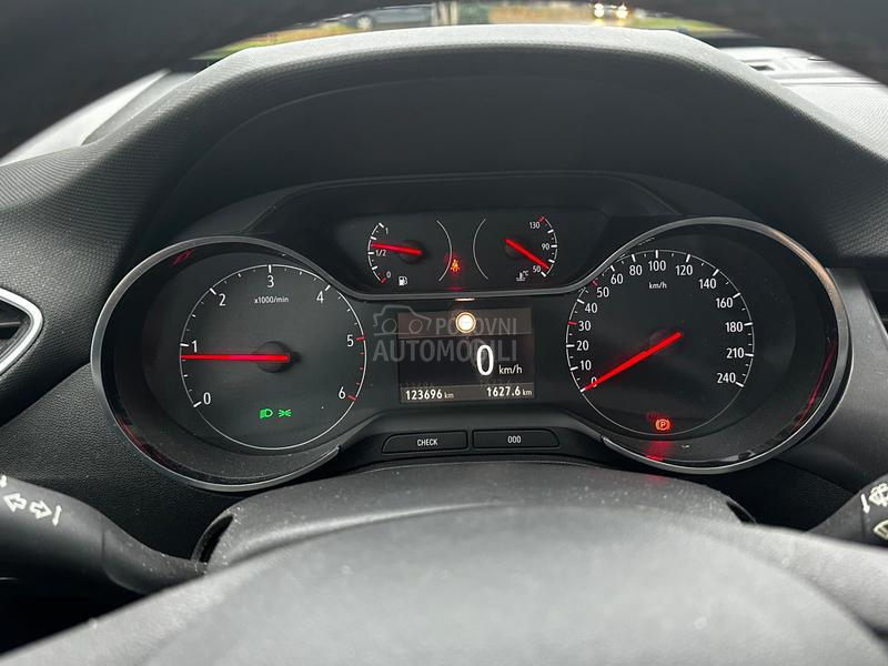 Opel Crossland X  turbo d