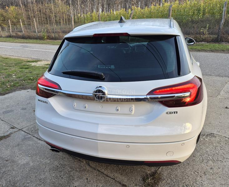 Opel Insignia 2.0CDTI  C.O.S.M.O