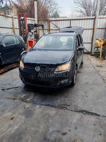 Volkswagen Touran 2012. god. -  kompletan auto u delovima