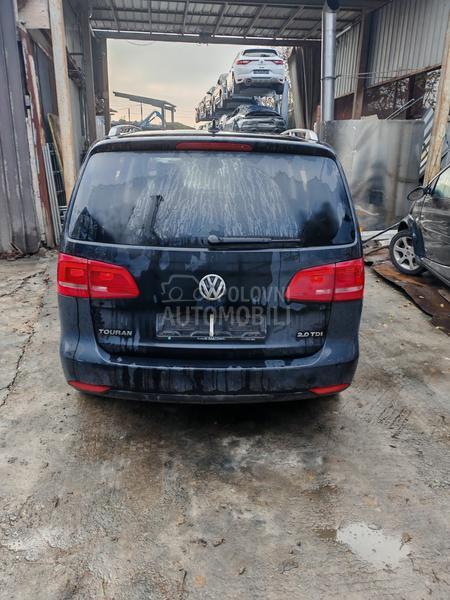 Volkswagen Touran 2012. god. -  kompletan auto u delovima
