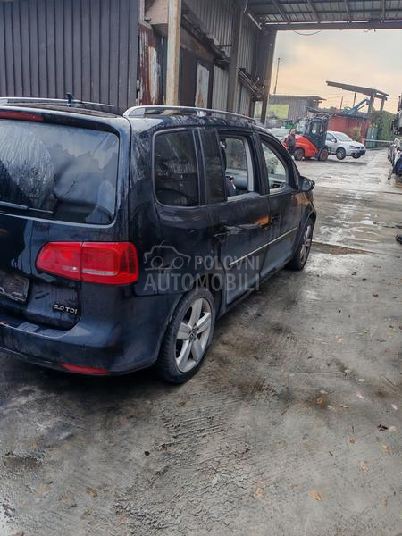 Volkswagen Touran 2012. god. -  kompletan auto u delovima