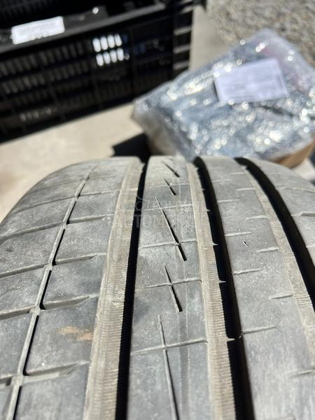 Vredestein 235/35 R19 Letnja