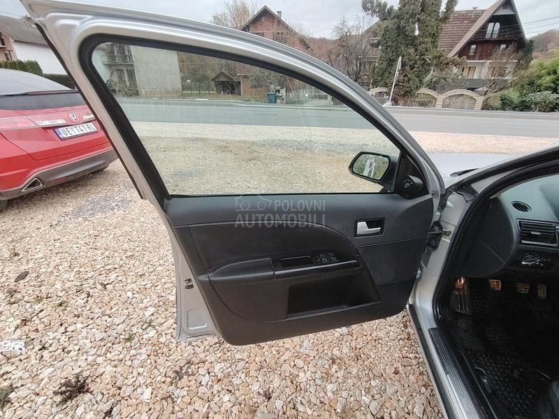 Ford Mondeo GHIA/RE G DU GO