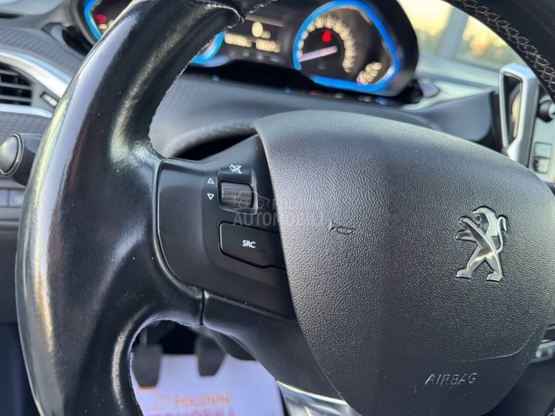 Peugeot 2008 Feline/Pano/Perla