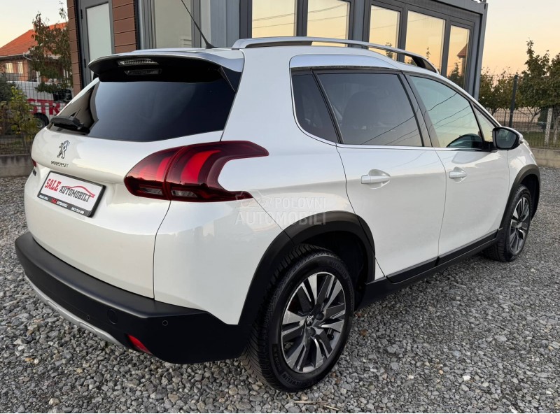 Peugeot 2008 Feline/Pano/Perla