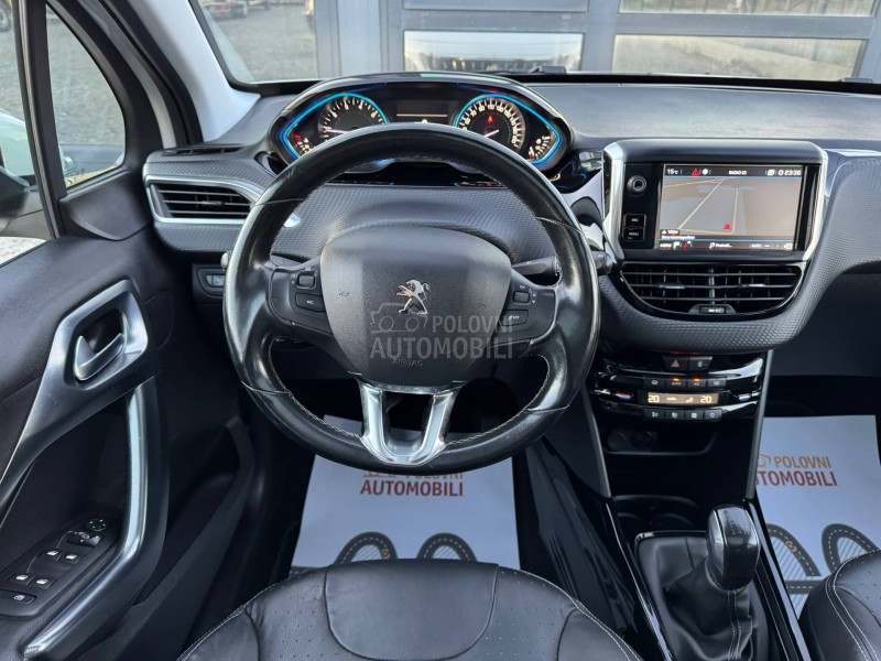 Peugeot 2008 Feline/Pano/Perla