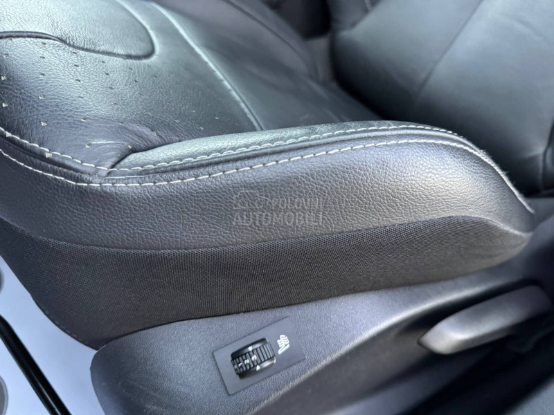 Peugeot 2008 Feline/Pano/Perla