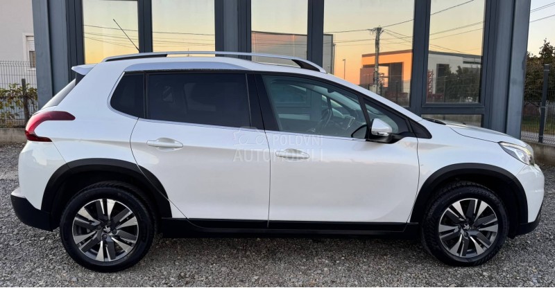 Peugeot 2008 Feline/Pano/Perla