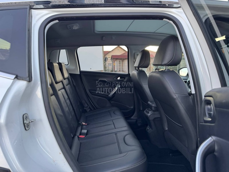 Peugeot 2008 Feline/Pano/Perla