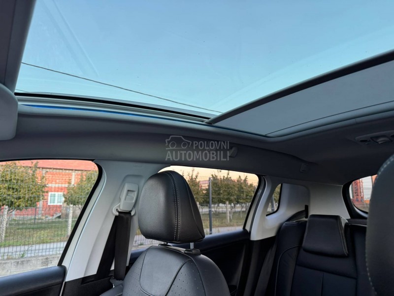 Peugeot 2008 Feline/Pano/Perla