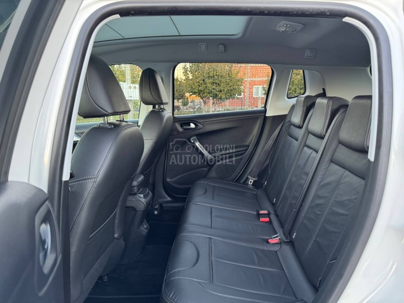 Peugeot 2008 Feline/Pano/Perla