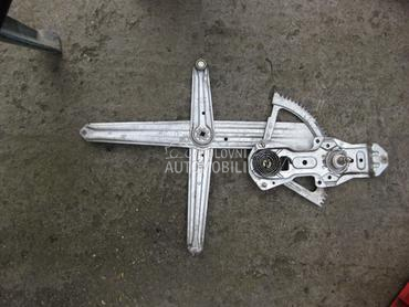 Mehanicki podizac stakla za Peugeot 205 od 1998. do 1999. god.