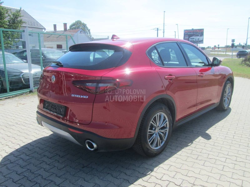 Alfa Romeo Stelvio 2.2t Business Q4