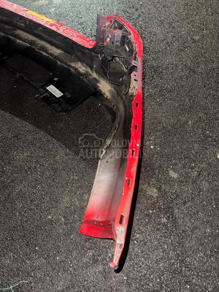 zadnji branik B8 karavan