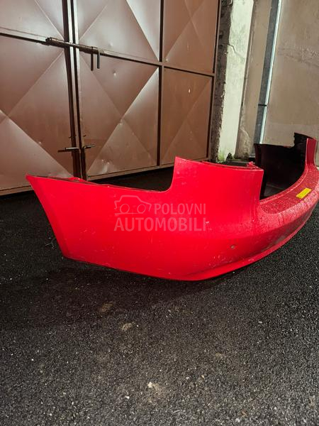 zadnji branik B8 karavan