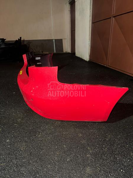 zadnji branik B8 karavan