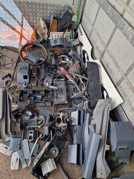 Kabina u delovima Atego