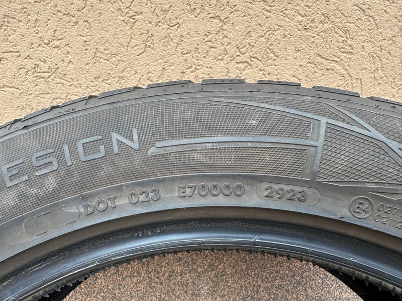 Vredestein 235/55 R19 Zimska