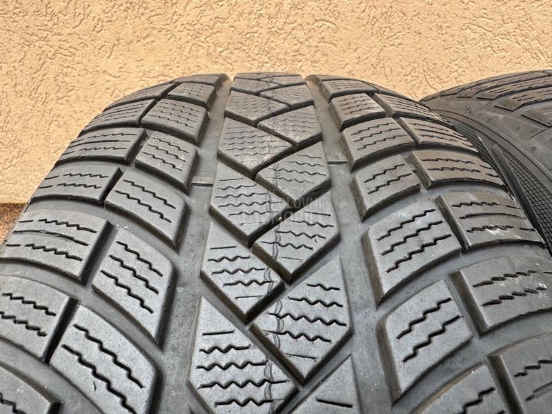 Vredestein 235/55 R19 Zimska