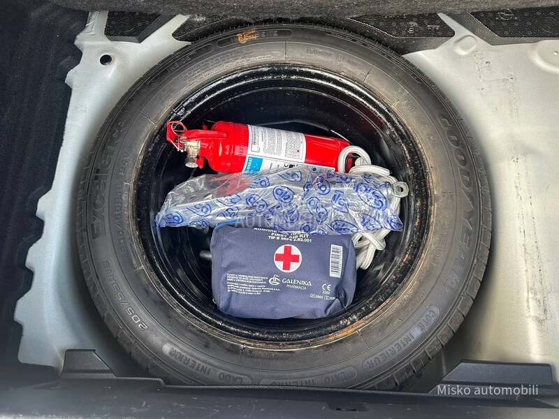 Opel Corsa E 1.2 i Ecoflex Nav