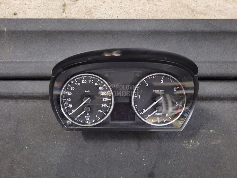 Kilometar sat X1 E84