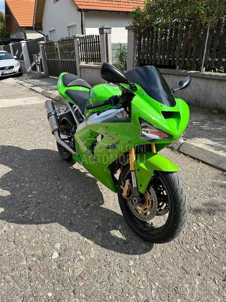 Kawasaki zx6r